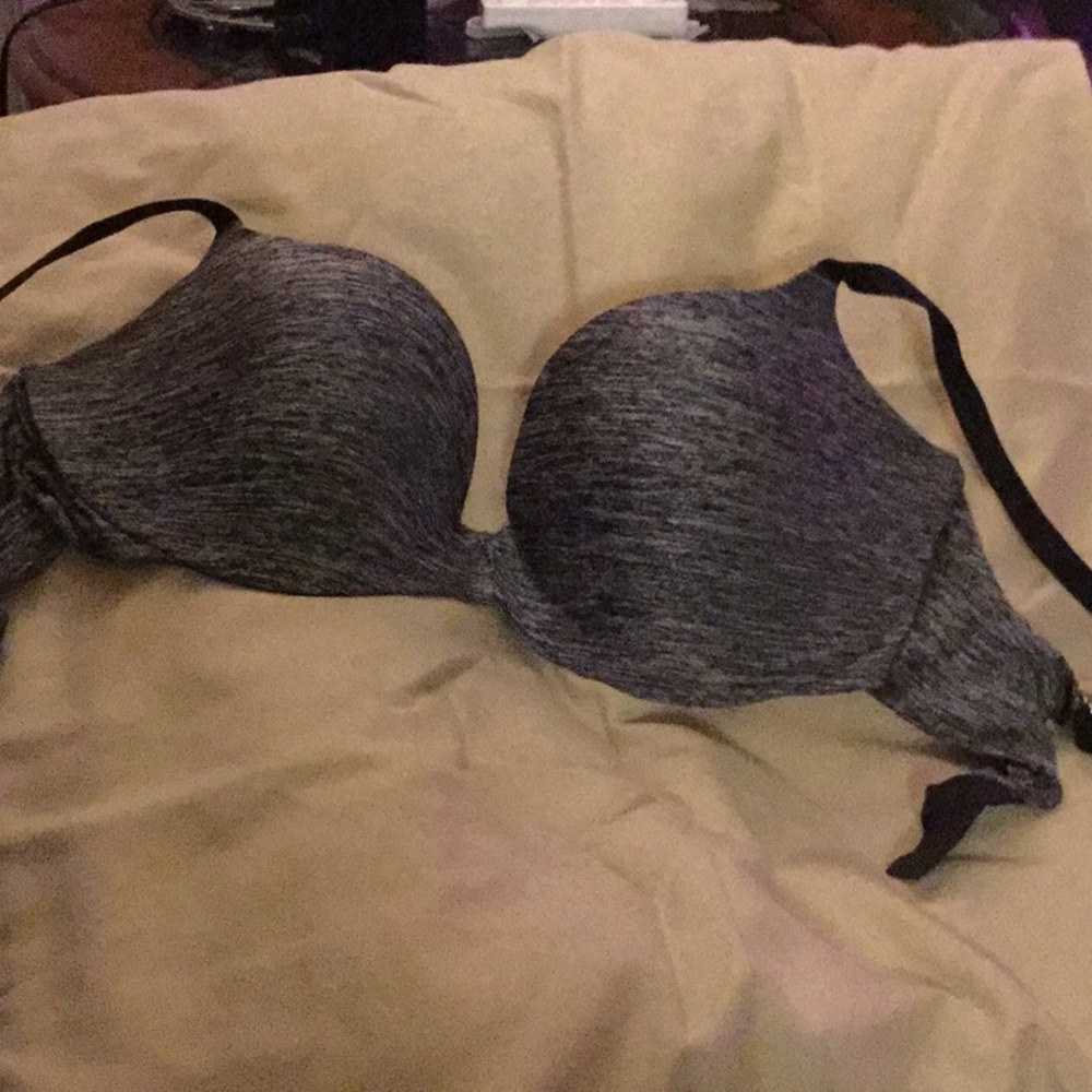 Victoria’s Secret - Pink bra size 36D